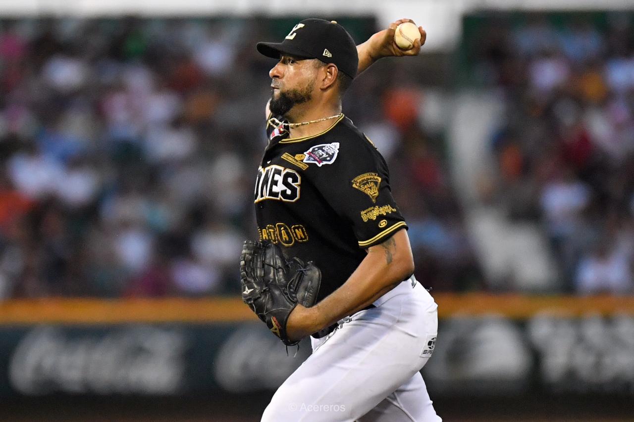 César Valdez regresa a las Grandes Ligas